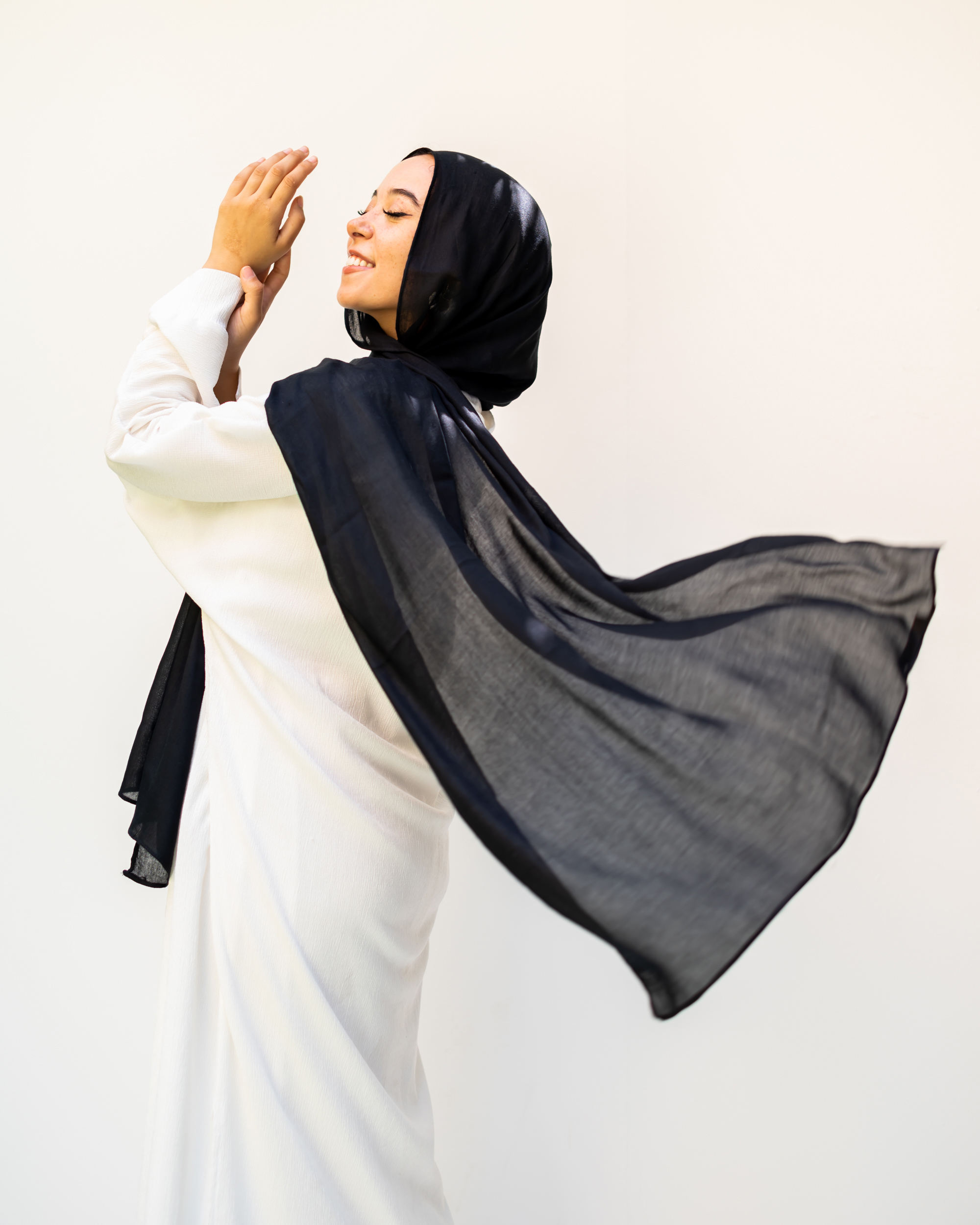 Black colored modal - Image 6