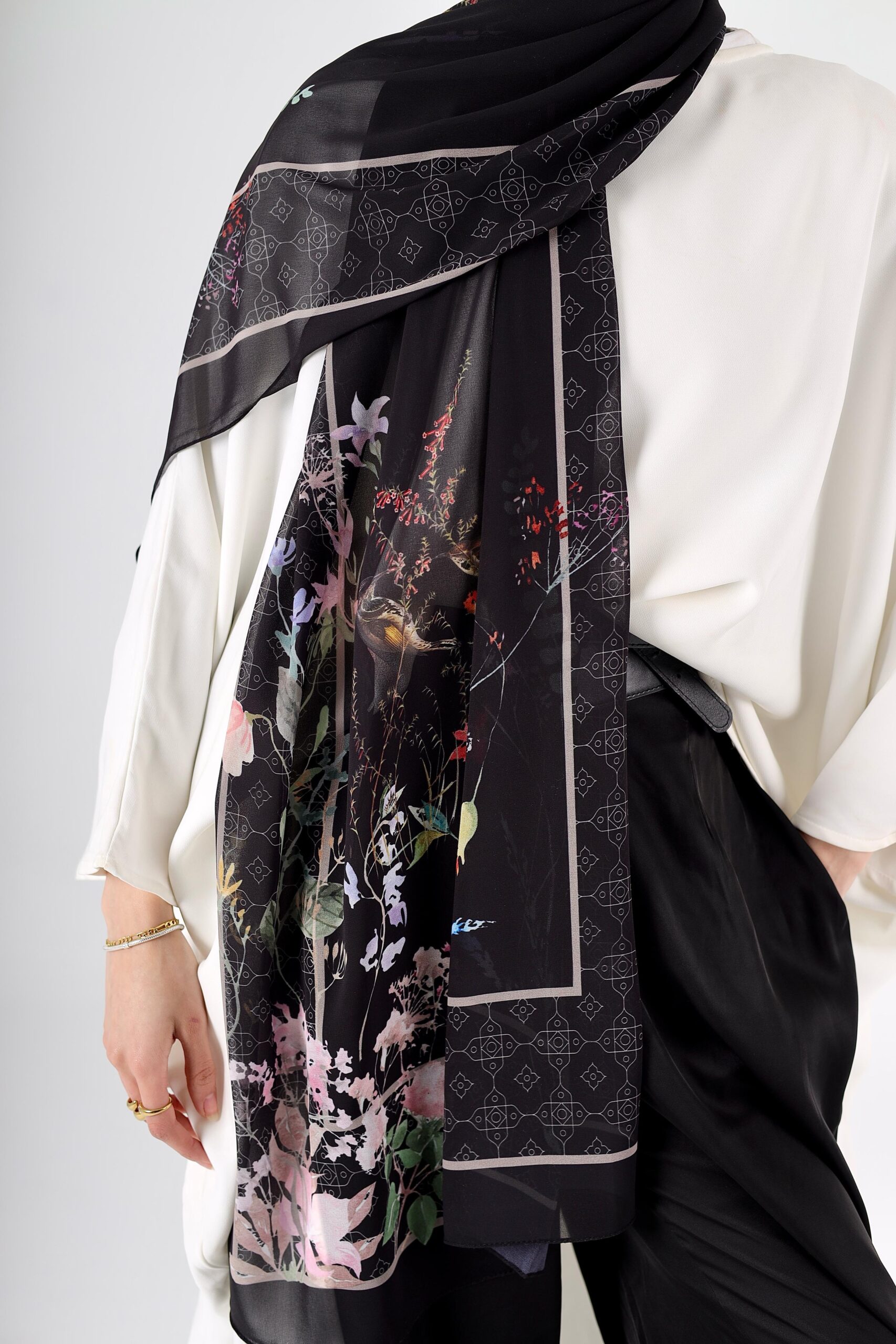 Noir Jardin scarf - Image 2