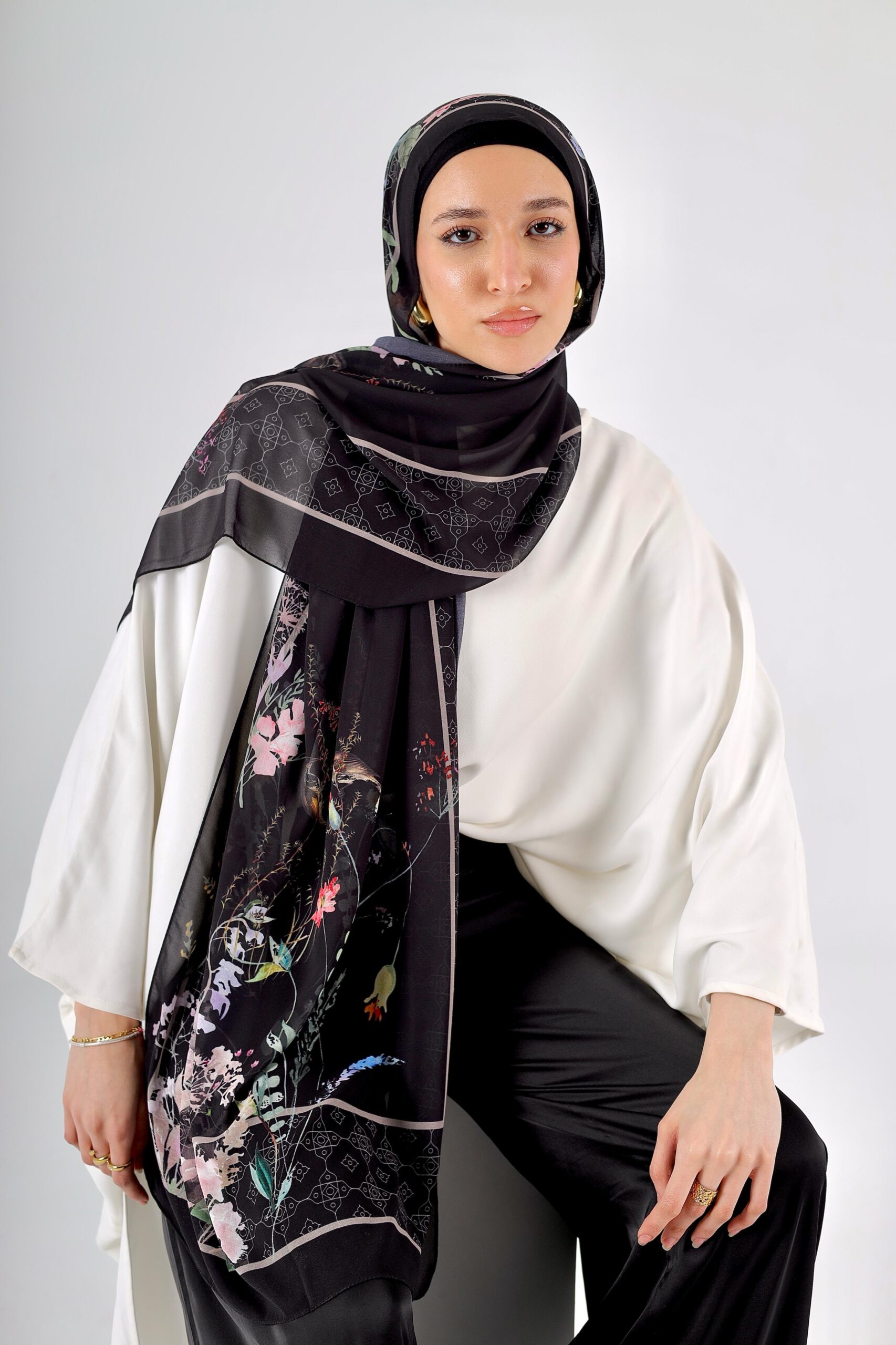 Noir Jardin scarf - Image 4